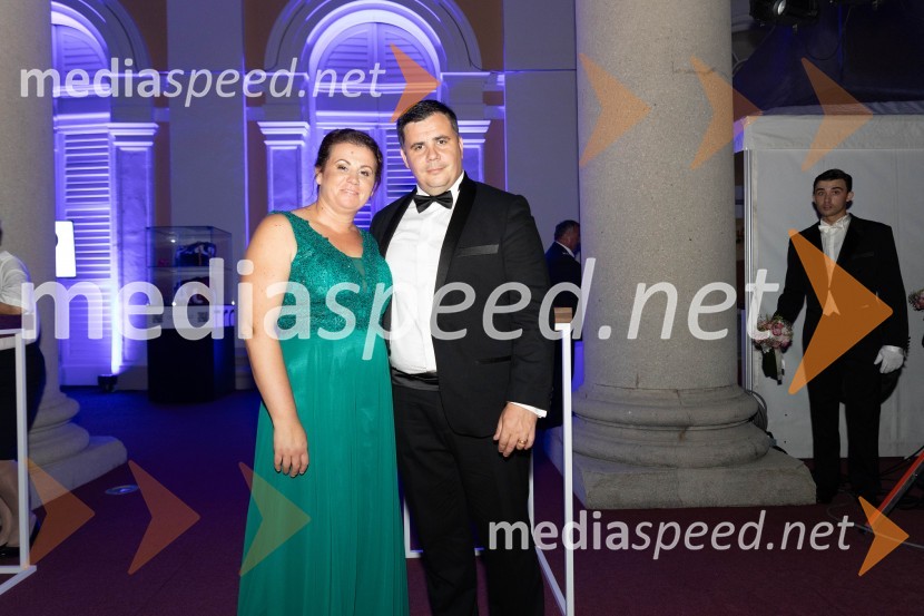 Anin ples, unikatnost, dovršenost in dobrodelno poslanstvo z 200 letno tradicijo