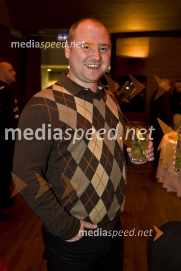 Gregor Žvab, novinar in moderator Radia HitMoški&ženske.com, premiera komedije