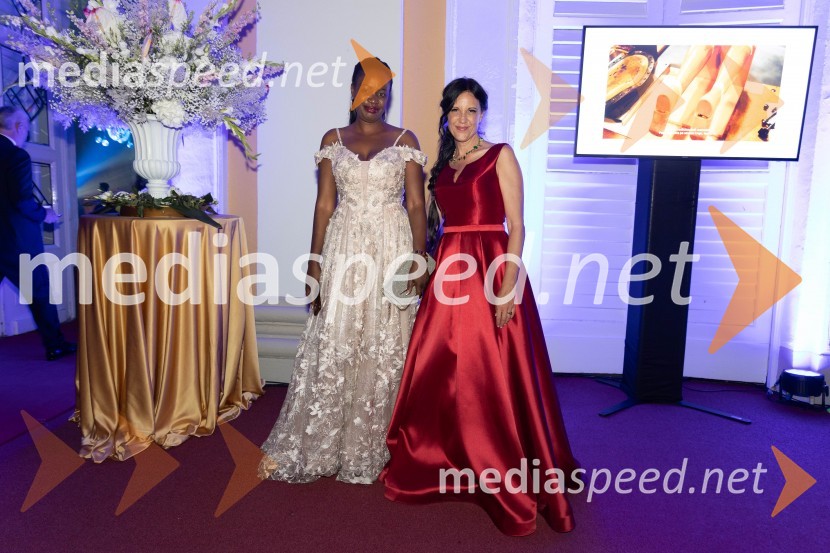  Tracy Akoth Otieno;  Brigita Gorjup, direktorica Ljudske univerze VelenjeAnin ples, unikatnost, dovršenost in dobrodelno poslanstvo z 200 letno tradicijo