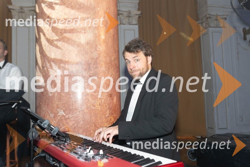 Anin ples, unikatnost, dovršenost in dobrodelno poslanstvo z 200 letno tradicijo