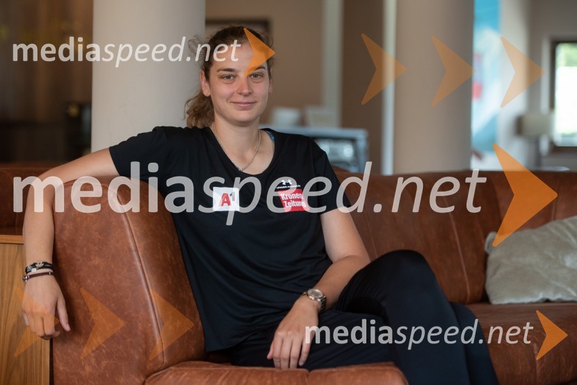  Anja Šešum, kineziologinjaAvstrijska ženska smučarska reprezentanca na kondicijskih pripravah v Mariboru