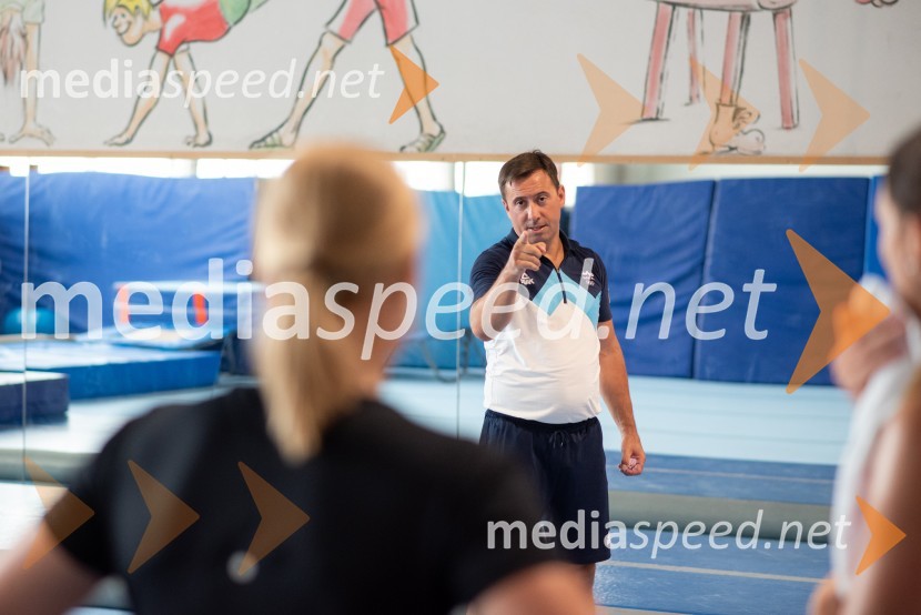 Avstrijska ženska smučarska reprezentanca na kondicijskih pripravah v Mariboru