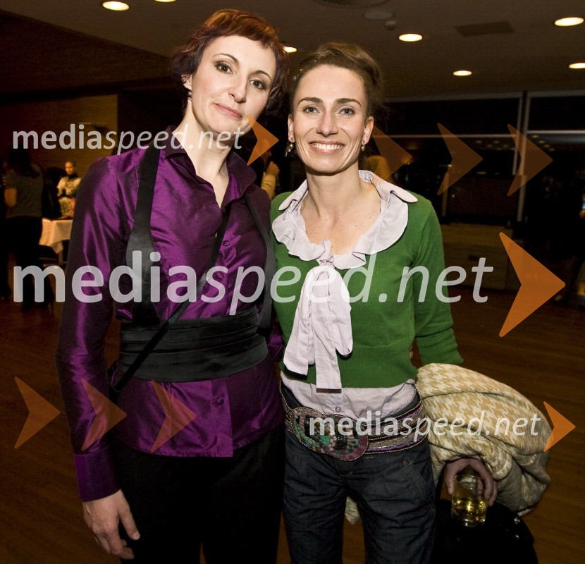 Lucija Čirović in Alenka Tetičkovič, igralkiMoški&ženske.com, premiera komedije