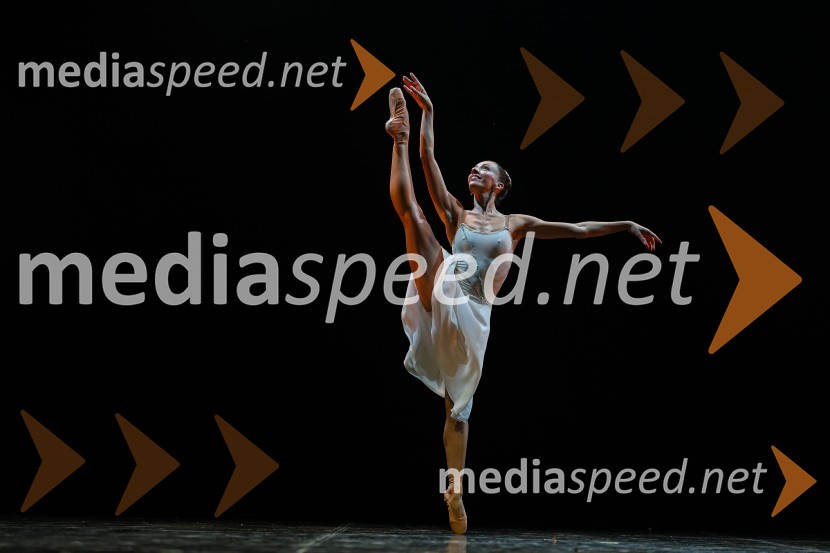  Rachele Buriassi, baletna plesalkaZvezde, gala baletni večer na 71. Ljubljana Festivalu