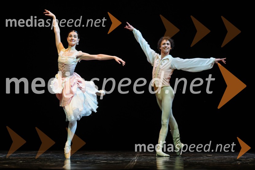  Paula Iniesta, baletna plesalka;  Alessandro Frola, baletni plesalecZvezde, gala baletni večer na 71. Ljubljana Festivalu