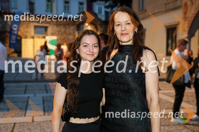  Elena Gaber, baletka; dr. Mateja Gaber, predsednica Akademskega zbora Filozofske fakultete v LjubljaniZvezde, gala baletni večer na 71. Ljubljana Festivalu