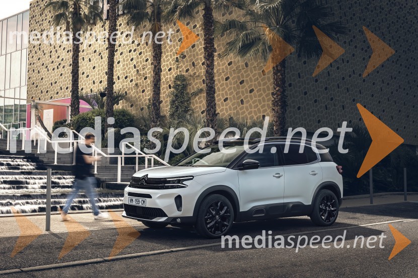 C5 Aircross predstavlja povsem nov pogonski sklop Hybrid 136