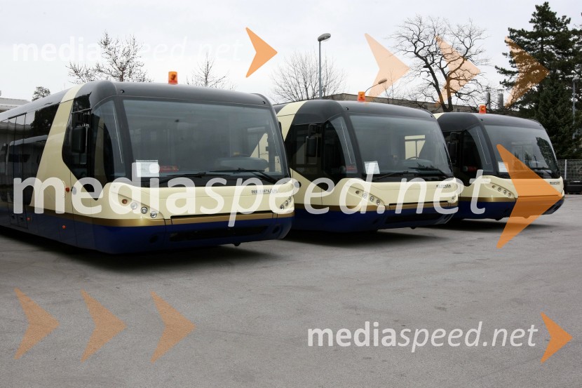 AvtobusiPodpis pogodbe o dobavi avtobusov v Savdsko Arabijo