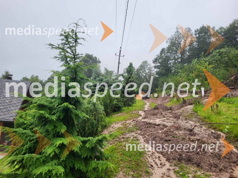 Razmere po nočnem deževju v KranjuPoplave v Sloveniji