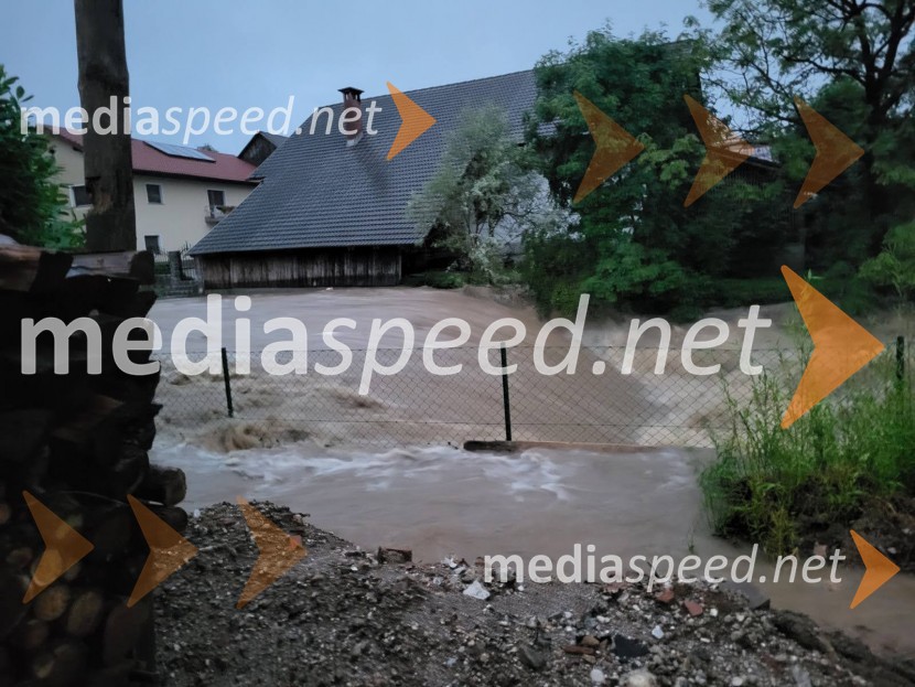 Razmere po nočnem deževju v KranjuPoplave v Sloveniji