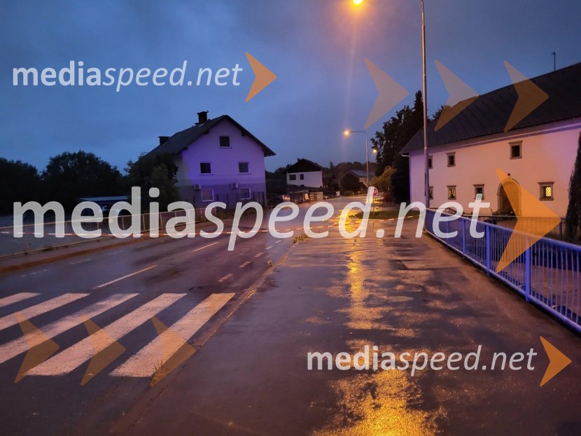 Razmere po nočnem deževju v KranjuPoplave v Sloveniji