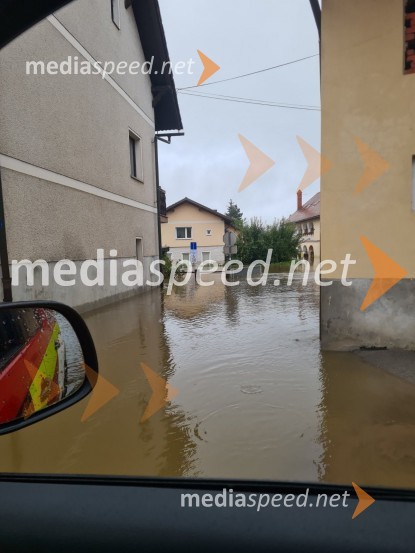 Razmere po nočnem deževju v KranjuPoplave v Sloveniji