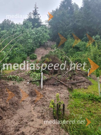 Razmere po nočnem deževju v KranjuPoplave v Sloveniji
