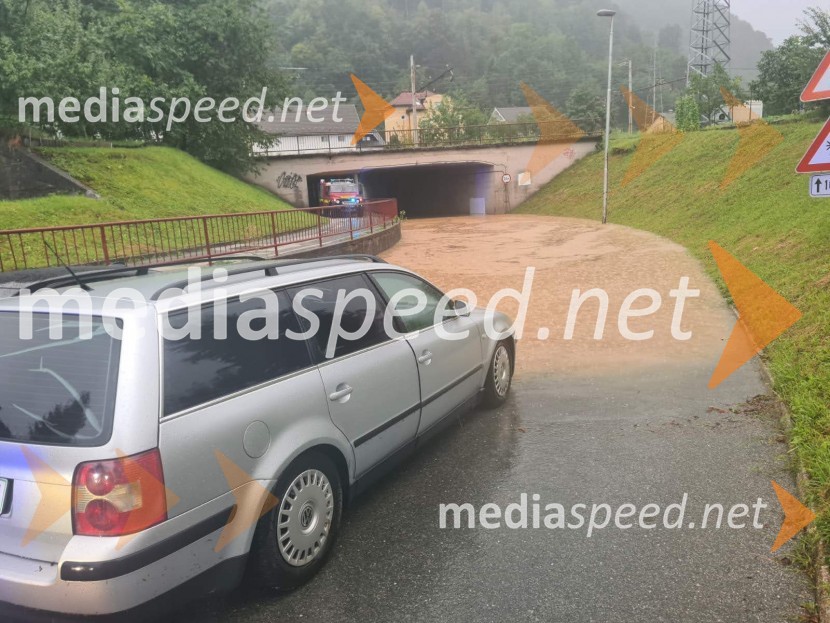 Razmere po nočnem deževju v KranjuPoplave v Sloveniji