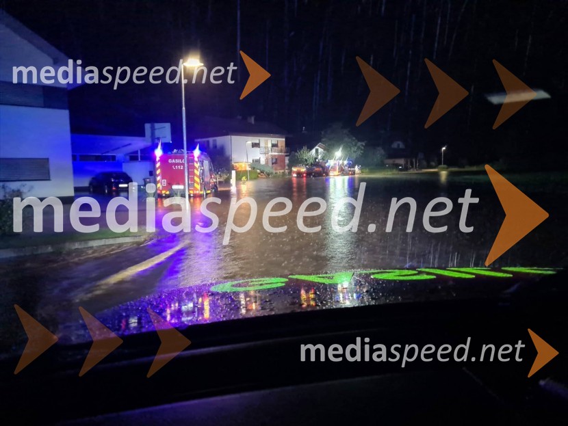 Razmere po nočnem deževju v KranjuPoplave v Sloveniji