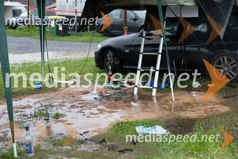 Evakuacija kampa Festivala Metal days v Velenju