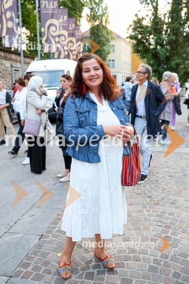  Mateja Demšič, načelnica odbora za kulturo MOLNa Ljubljana Festivalu plesni Gran Bolero
