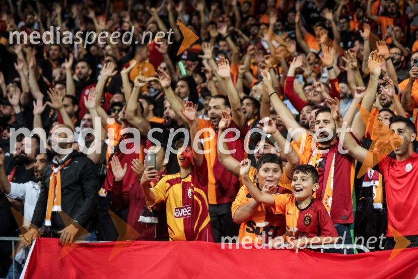 V Stožicah slavili turški nogometaši