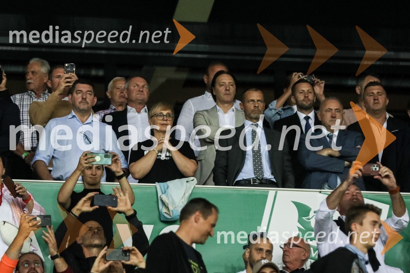 dr. Aleš Musar, lastnik Ruske dače; dr. Nataša Pirc Musar, predsednica Republike Slovenije;  Aleksander Čeferin, odvetnik in predsednik UEFE;  ... V Stožicah slavili turški nogometaši