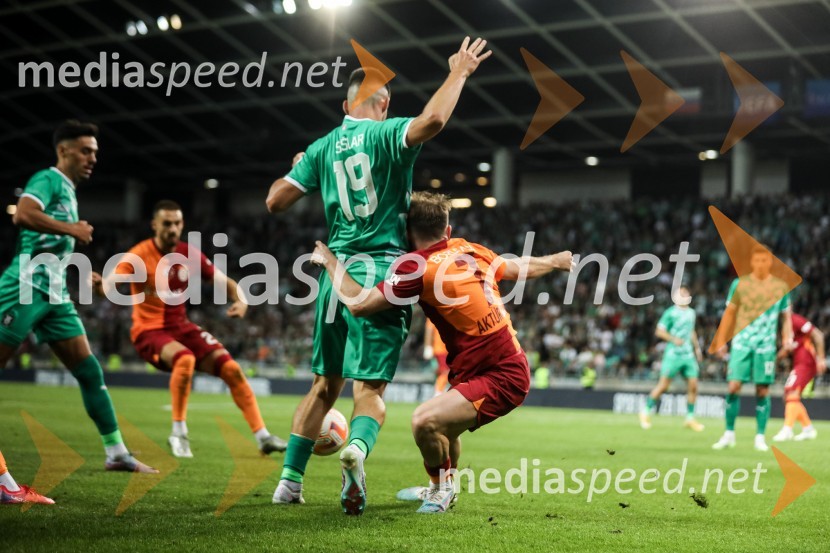  Svit Sešlar, nogometaš, NK Olimpija;  Kerem Akturkoglu, nogometaš, Galatasaray SKV Stožicah slavili turški nogometaši