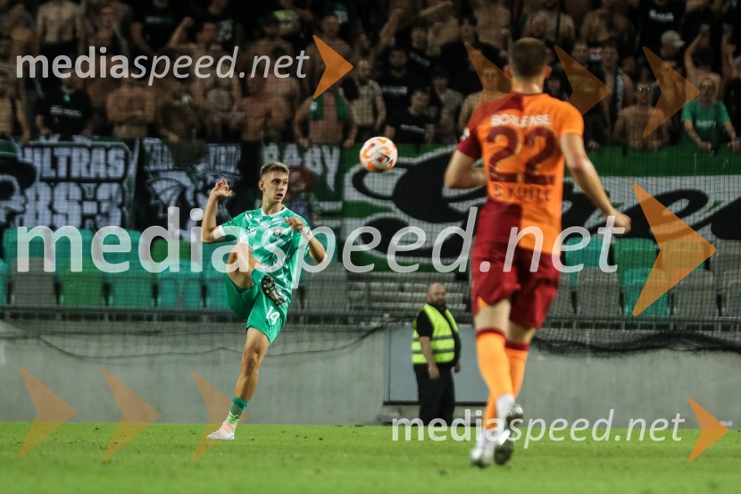  Marcel Ratnik, nogometaš, NK OlimpijaV Stožicah slavili turški nogometaši