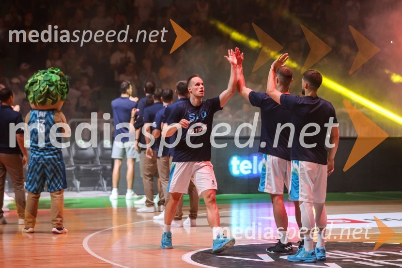  Klemen Prepelič, košarkarDončić navdušil Stožice, Slovenija premagala Črno goro