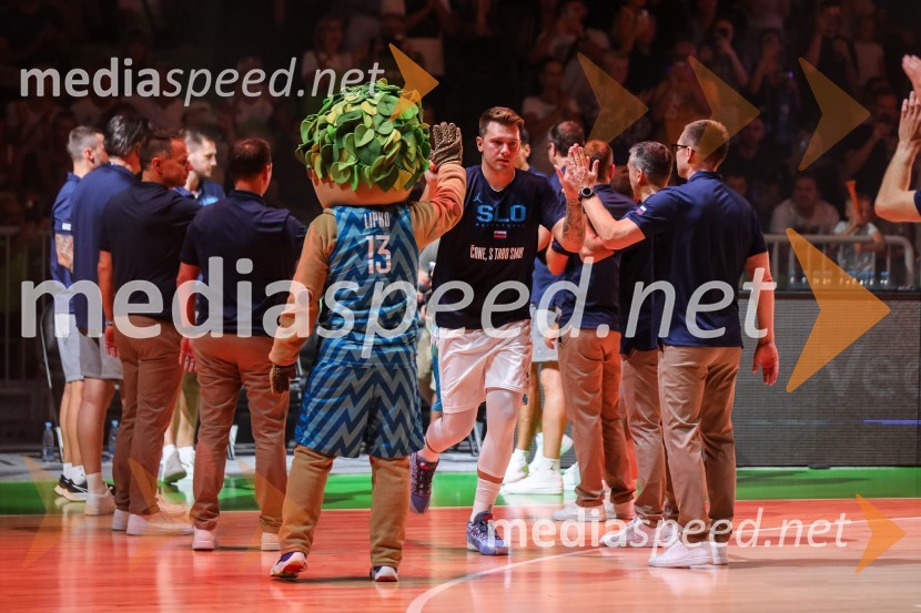  Luka  Dončić, košarkarDončić navdušil Stožice, Slovenija premagala Črno goro