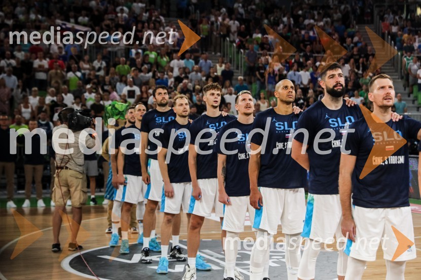  Mike Tobey, košarkar;  Jaka Blažič, košarkar;  Aljaž Kunc, košarkar;  Gregor  Hrovat, košarkar;  Jordan Morgan, košarkar;  Žiga Dimec, košarkar;  Zoran Dragić, košarkarDončić navdušil Stožice, Slovenija premagala Črno goro