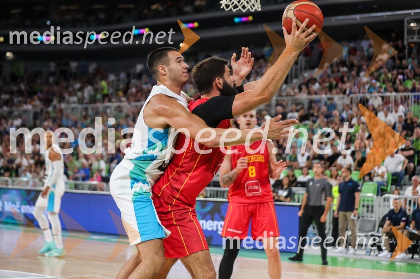  Bine Prepelič, košarkar;  Bojan Dubljević, košarkarDončić navdušil Stožice, Slovenija premagala Črno goro