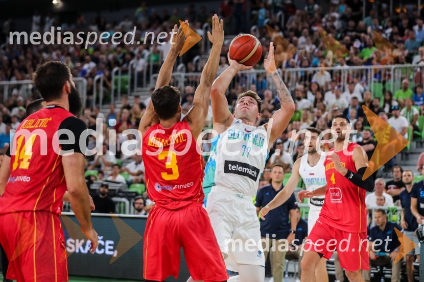  Vladimir Mihailović, košarkar;  Luka  Dončić, košarkarDončić navdušil Stožice, Slovenija premagala Črno goro