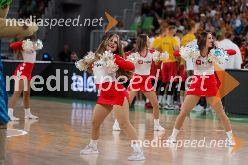 Dončić navdušil Stožice, Slovenija premagala Črno goro