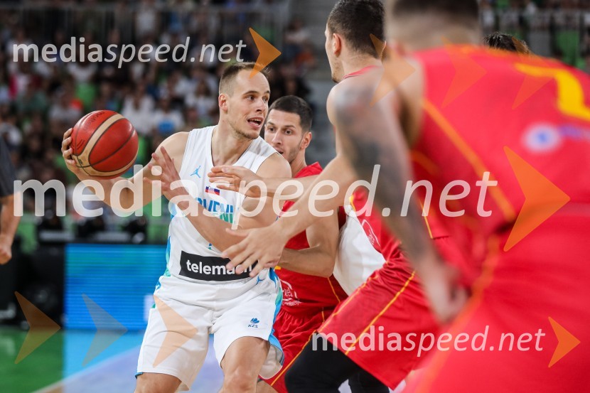  Klemen Prepelič, košarkarDončić navdušil Stožice, Slovenija premagala Črno goro