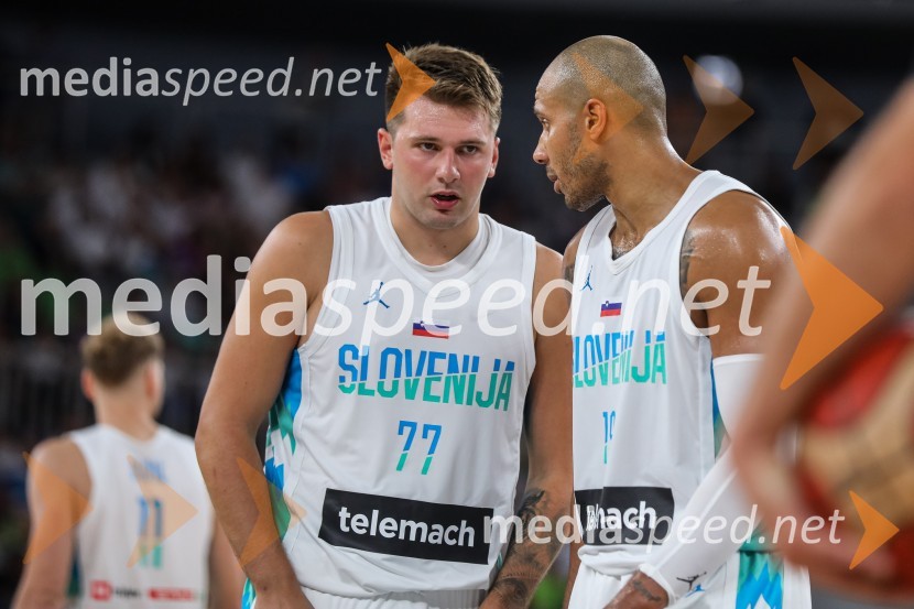  Luka  Dončić, košarkar;  Jordan Morgan, košarkarDončić navdušil Stožice, Slovenija premagala Črno goro