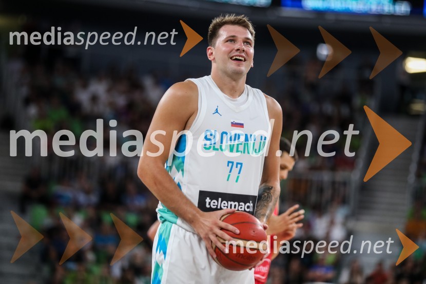  Luka  Dončić, košarkarDončić navdušil Stožice, Slovenija premagala Črno goro