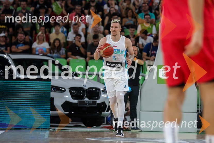  Gregor  Hrovat, košarkarDončić navdušil Stožice, Slovenija premagala Črno goro