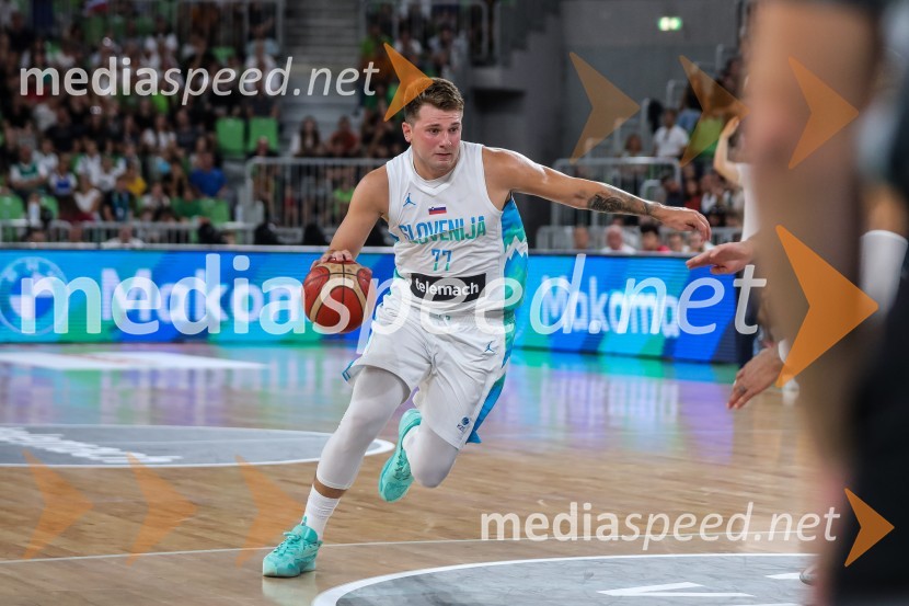  Luka  Dončić, košarkarDončić navdušil Stožice, Slovenija premagala Črno goro