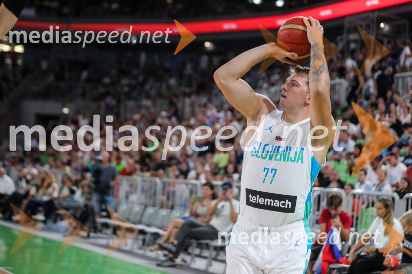  Luka  Dončić, košarkarDončić navdušil Stožice, Slovenija premagala Črno goro