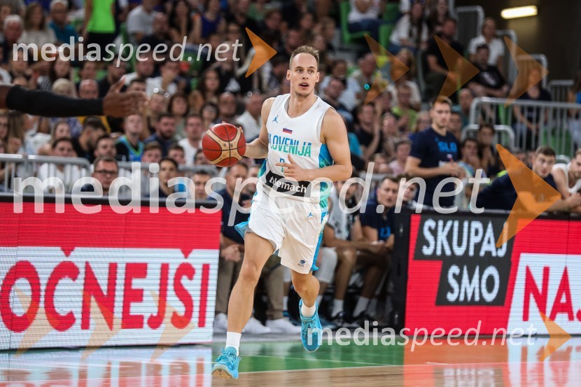  Klemen Prepelič, košarkarDončić navdušil Stožice, Slovenija premagala Črno goro