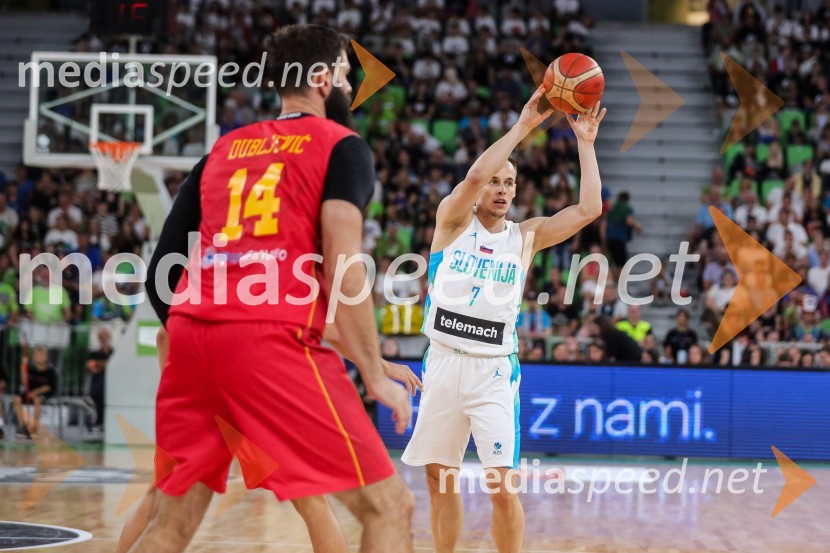  Bojan Dubljević, košarkar;  Klemen Prepelič, košarkarDončić navdušil Stožice, Slovenija premagala Črno goro