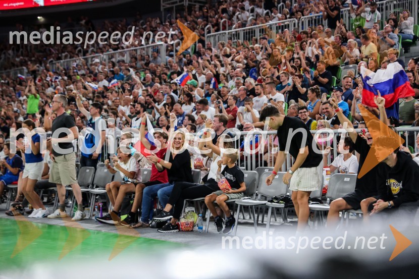 Dončić navdušil Stožice, Slovenija premagala Črno goro