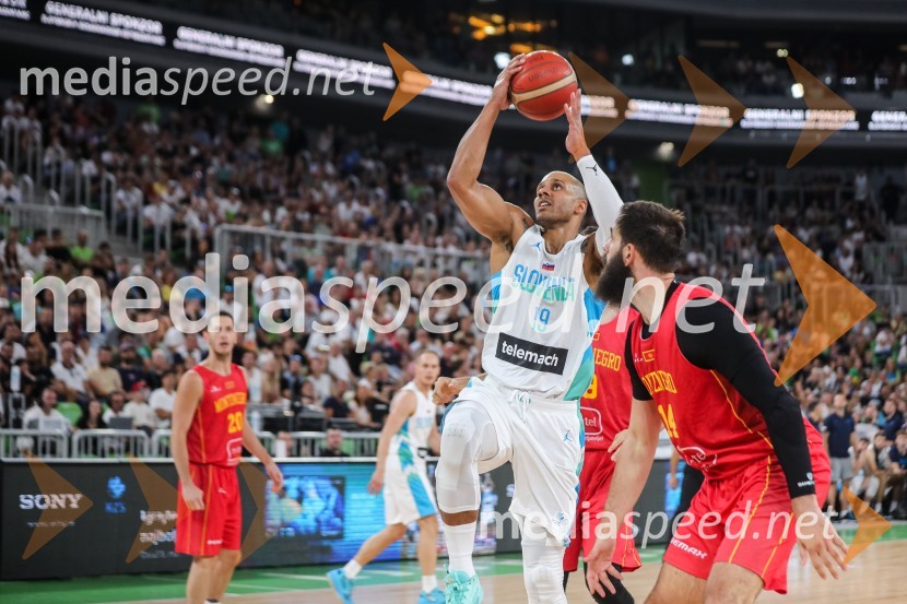  Jordan Morgan, košarkar;  Bojan Dubljević, košarkarDončić navdušil Stožice, Slovenija premagala Črno goro