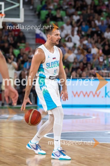  Zoran Dragić, košarkarDončić navdušil Stožice, Slovenija premagala Črno goro