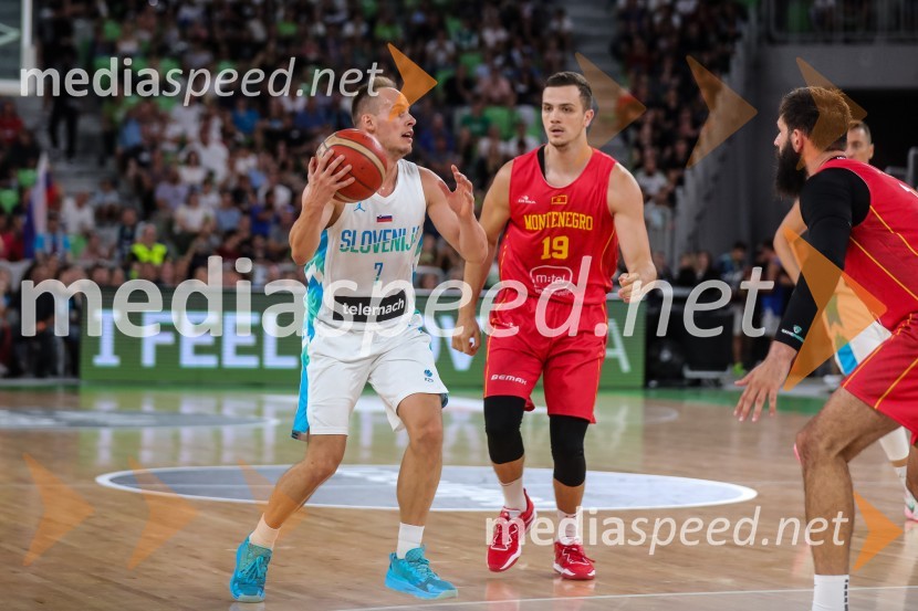  Klemen Prepelič, košarkar;  ... Dončić navdušil Stožice, Slovenija premagala Črno goro