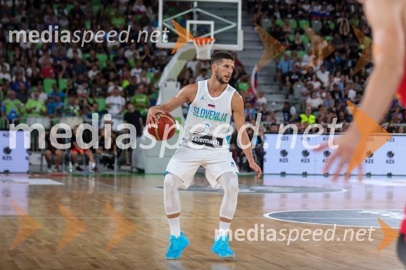  Aleksej  Nikolić, košarkarDončić navdušil Stožice, Slovenija premagala Črno goro