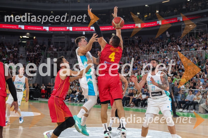  Luka  Dončić, košarkar;  Nikola Vučević, košarkar;  Žiga Dimec, košarkarDončić navdušil Stožice, Slovenija premagala Črno goro