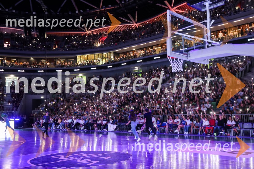 Dončić navdušil Stožice, Slovenija premagala Črno goro