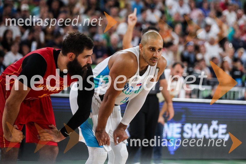  Bojan Dubljević, košarkar;  Jordan Morgan, košarkarDončić navdušil Stožice, Slovenija premagala Črno goro