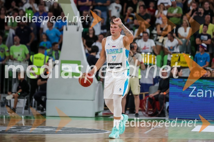  Luka  Dončić, košarkarDončić navdušil Stožice, Slovenija premagala Črno goro