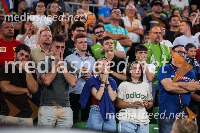 Dončić navdušil Stožice, Slovenija premagala Črno goro