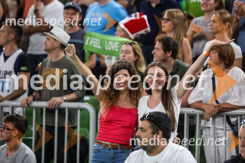 Dončić navdušil Stožice, Slovenija premagala Črno goro